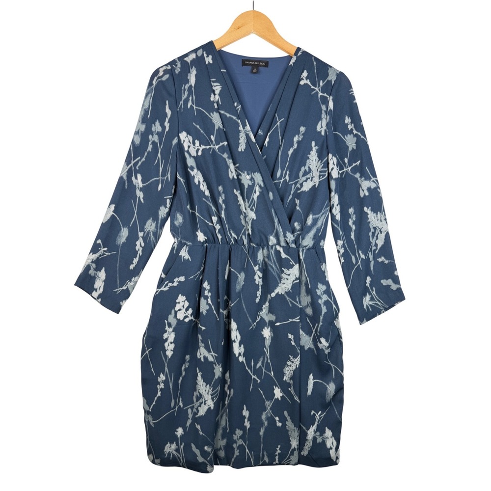 BANANA REPUBLIC Dress Women 6 Blue Floral Surplice Lined A-Line Knee Length